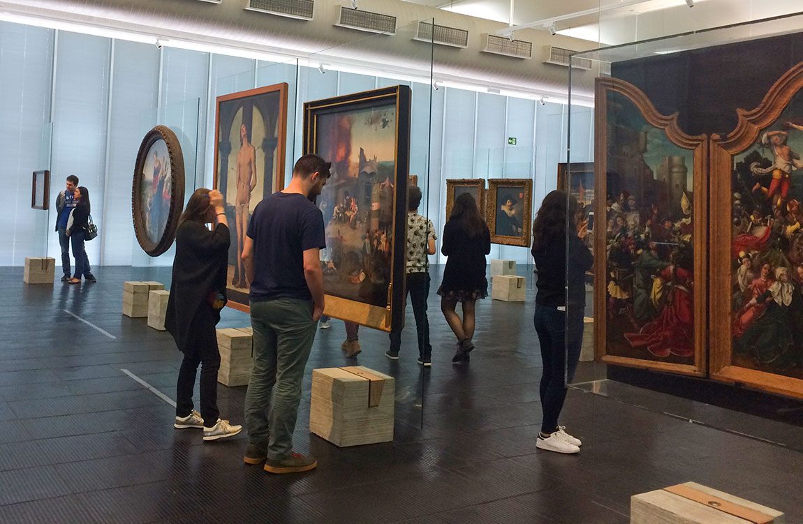 Students at the Museum of Art of São Paulo